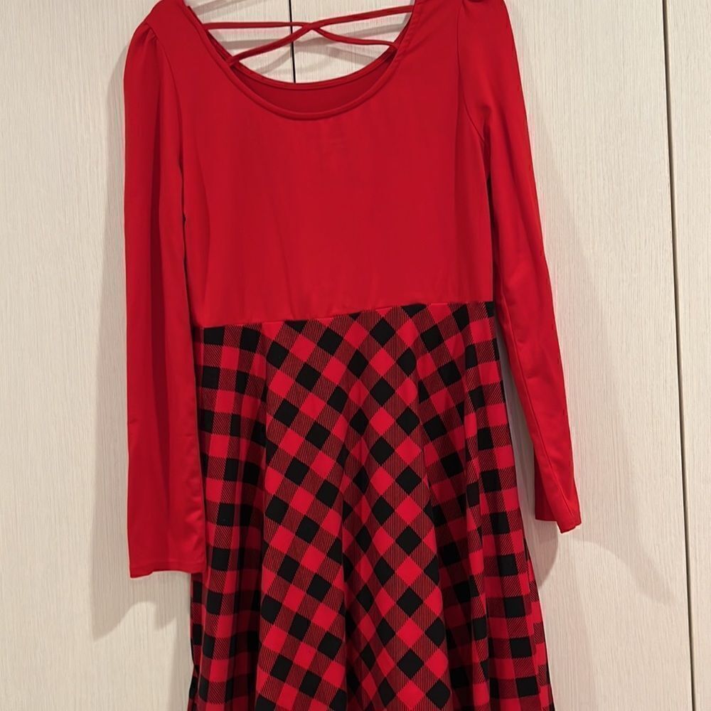 Red dress 👗  - Picture 7 of 9
